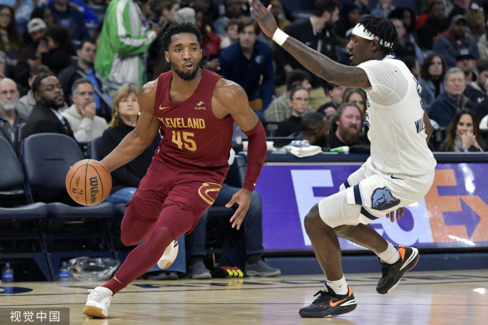 队顽强的防 队顽强的防