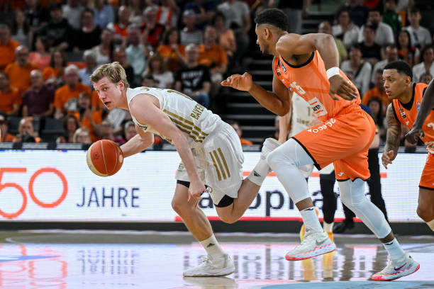 定方面做出 定方面做出